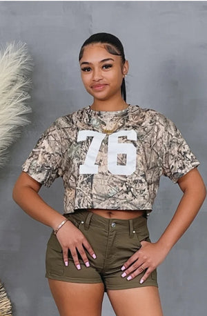 "76" CAMOUFLAGE CROP TOP