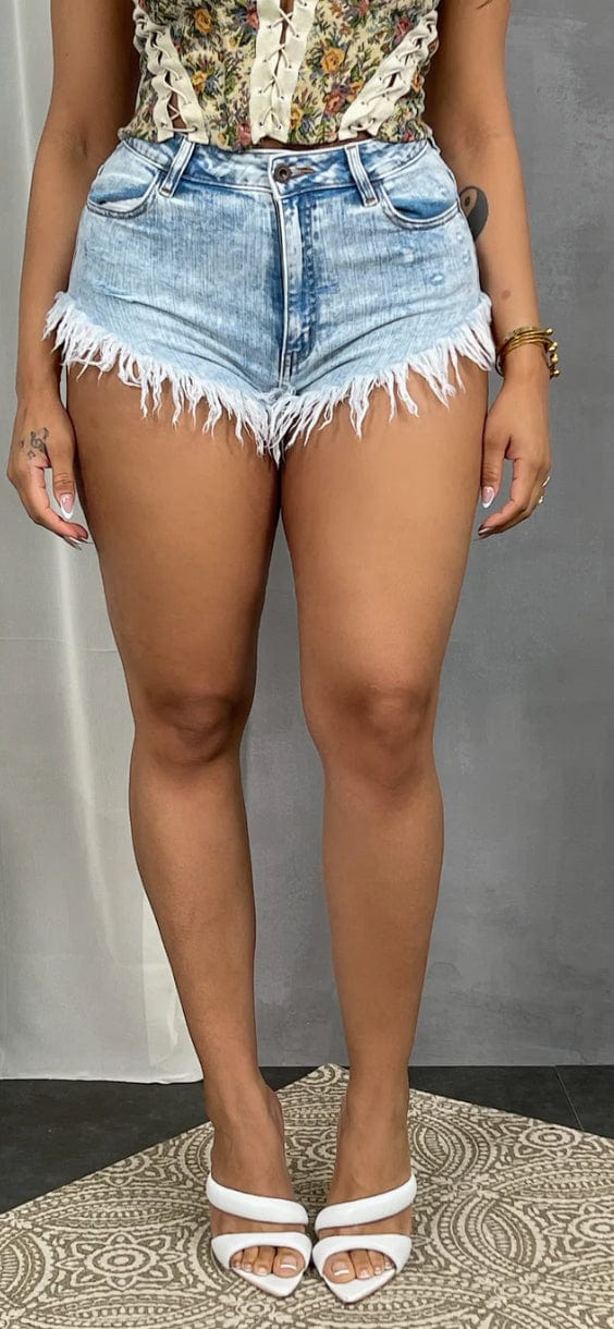 F.A.S.T Boutique DISTRESSED DETAIL FRAYED DENIM SHORTS
