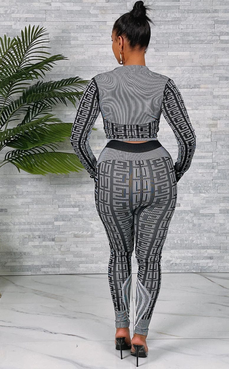 F.A.S.T Boutique SEAMLESS ZIP TOP & LEGGINGS SET