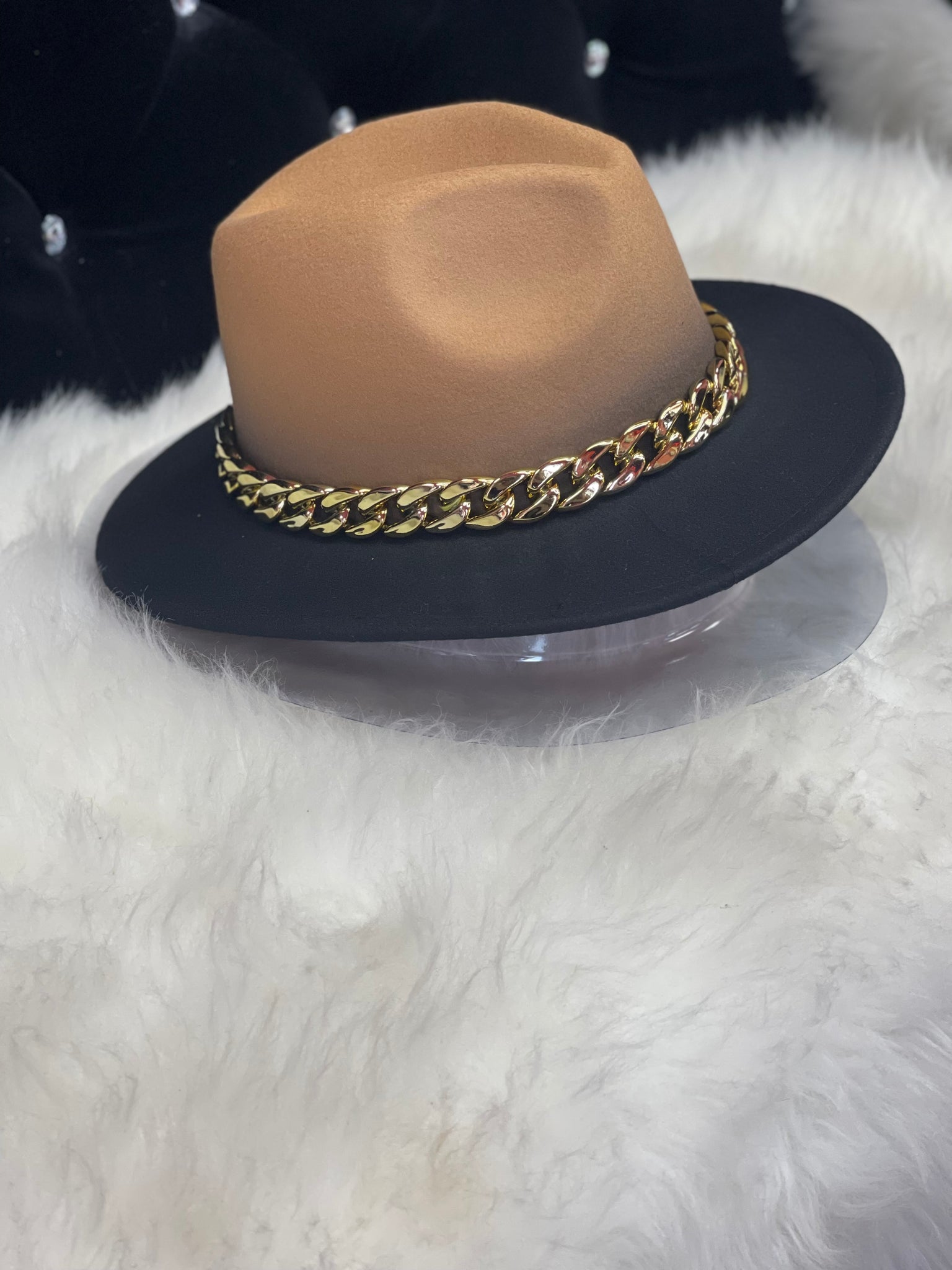 SOLID CHAIN FEDORA HAT
