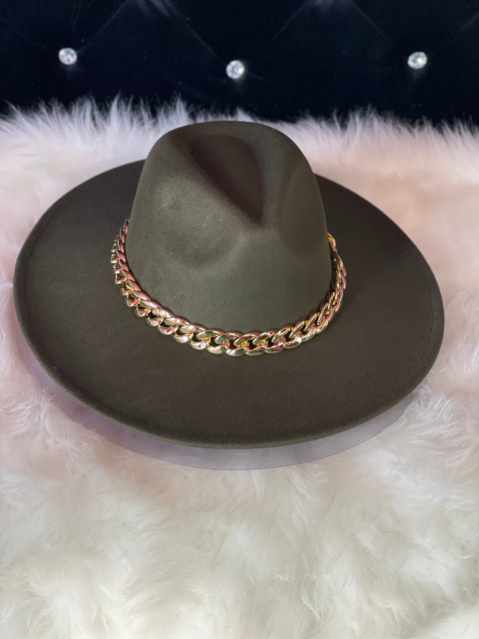 SOLID CHAIN FEDORA HAT